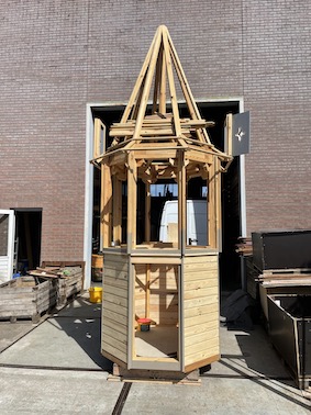 Speeltoren kinderen van hout te Uden